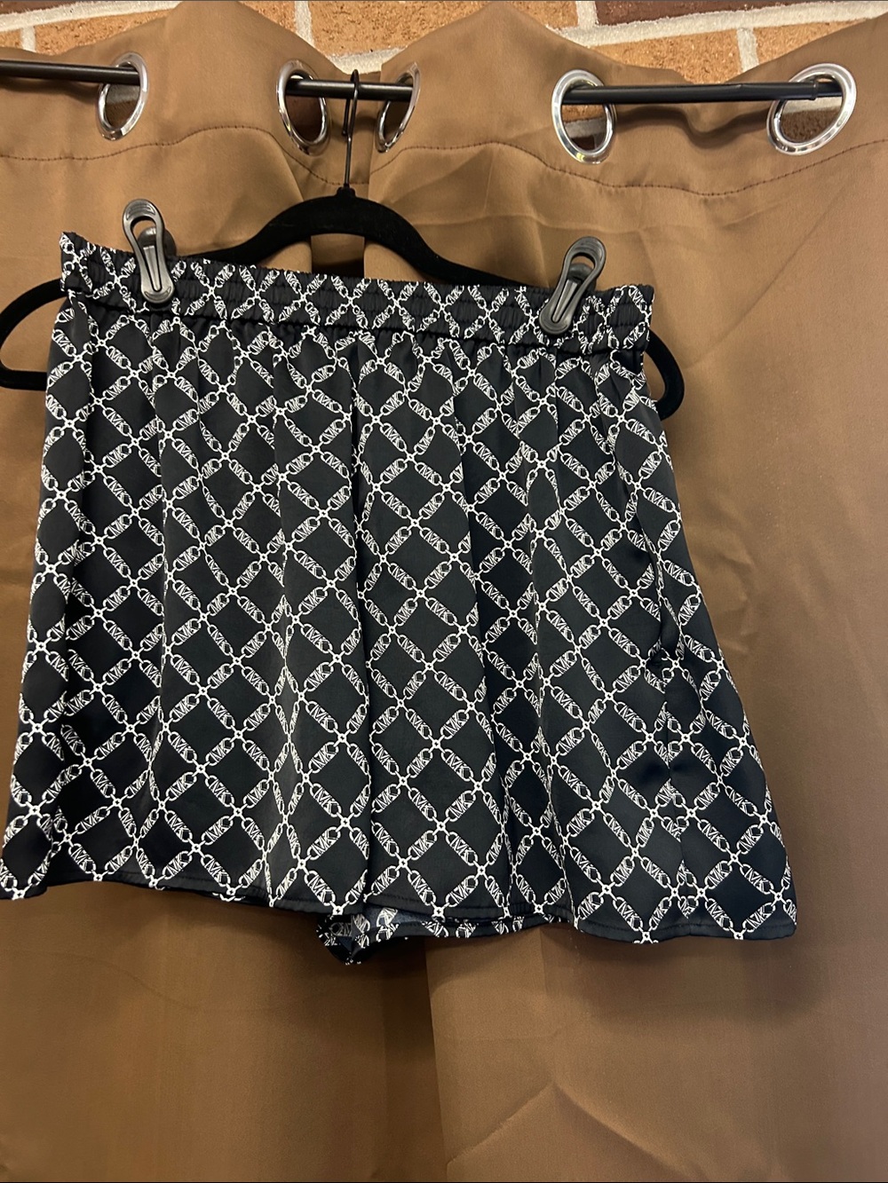 Michael Kors Patterned Black and White High-Rise Shorts Medium - Picture 3 of 3